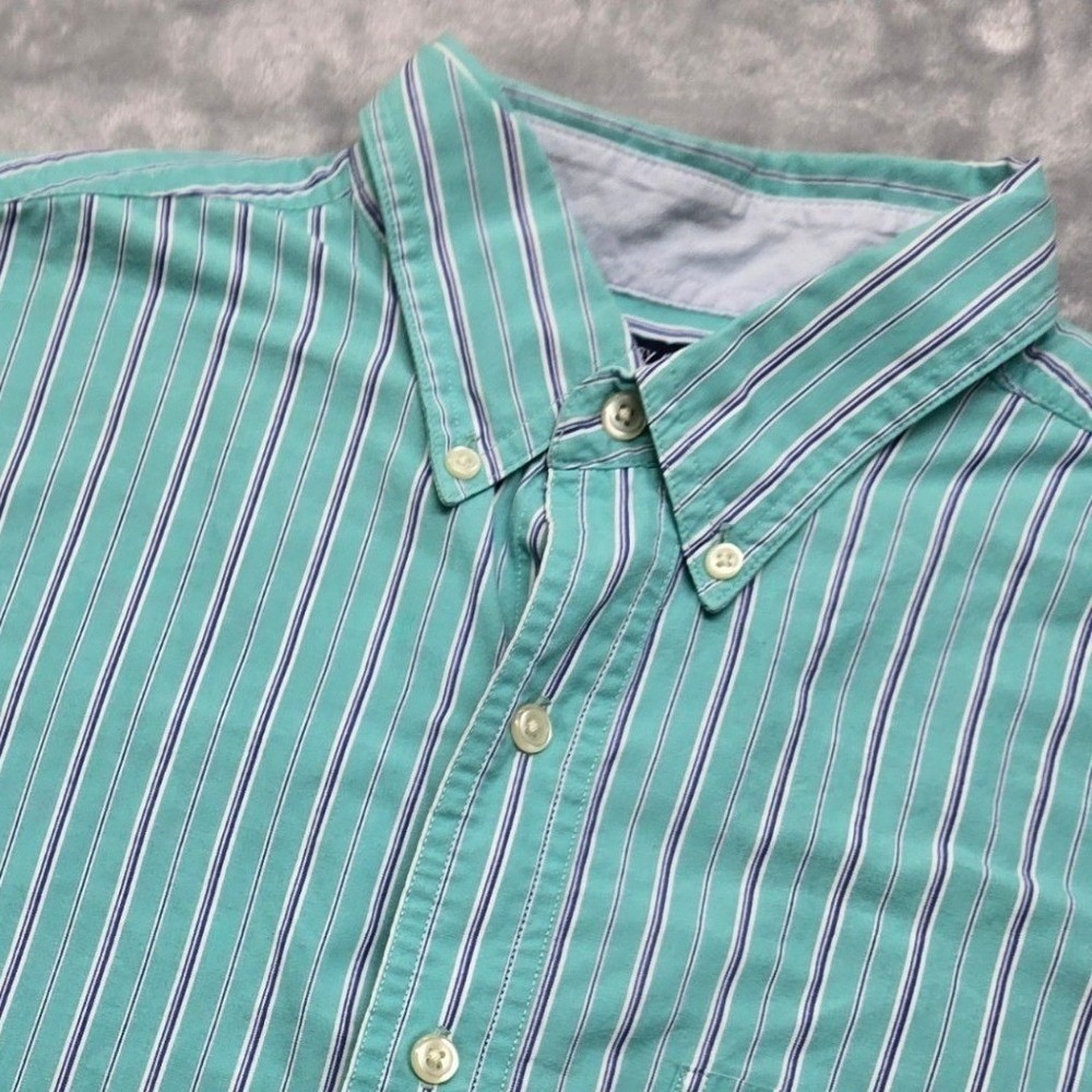 Chaps Mens Size Medium Easy Care Short Sleeve Button Down Shirt Green‎ Striped